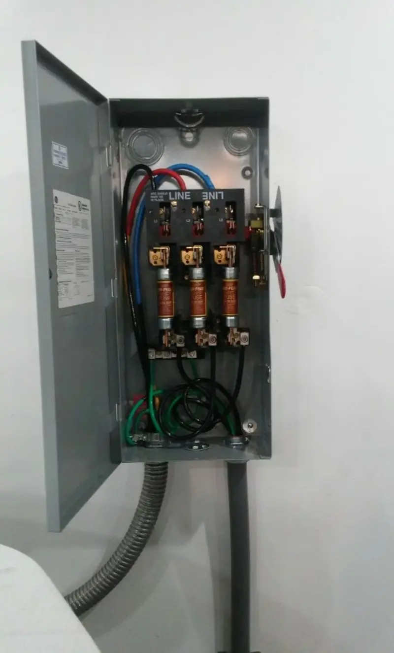 Three-phase disconnect switch installed for Electrical Wiring & Rewiring in Fredon